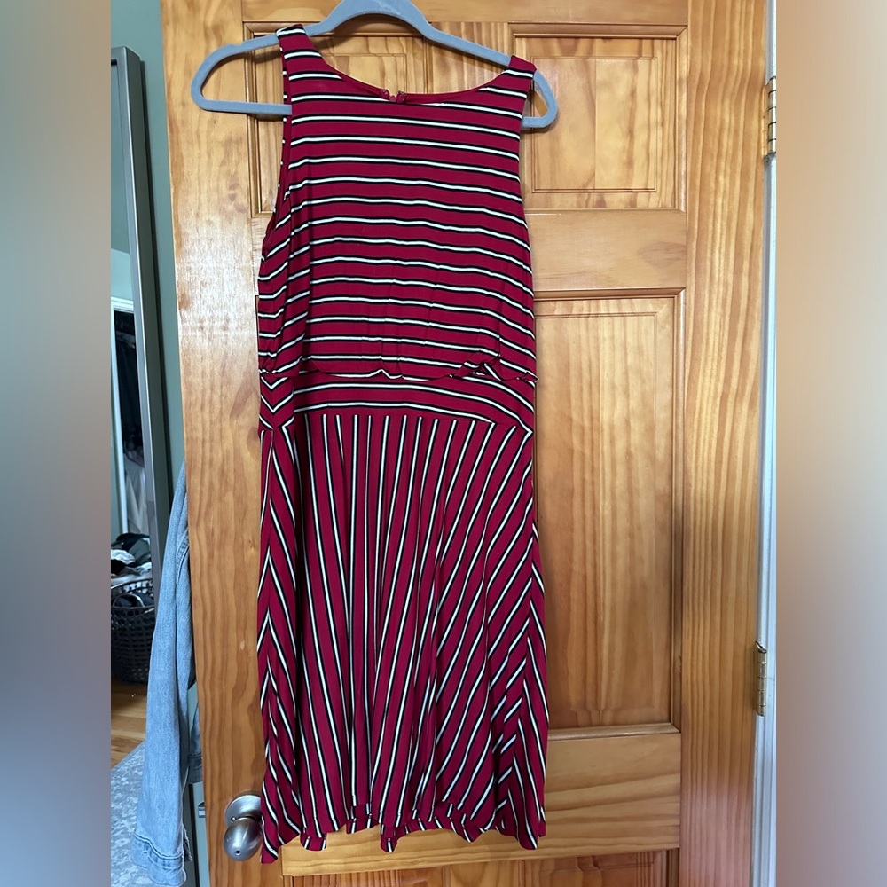 Ann Taylor Loft red rayon spandex blouse top striped dress. Size MP
